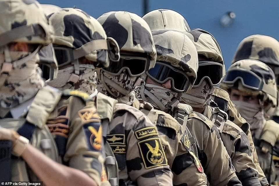 ليشع اوعا تتحدا مصر
قسما بالله  100مليون يتحولوا قوات مسلحة فى لحظة
مصر صعب عليكم 
هنمحيكم فى ثانية 🖕