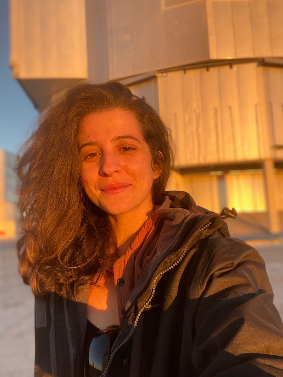 astronomacamila's tweet photo. Meu nome é Camila, eu sou doutora em Astrofísica e investigo a vida e morte de galáxias no Universo!

Trabalho em um dos telescópios no deserto do Atacama pela @ESO_Chile e sou host do @a30podcast, um dos maiores podcasts de astronomia brasileiro🔭
 
#MulheresEMeninasNaCiencia https://t.co/5AetCWTSSA