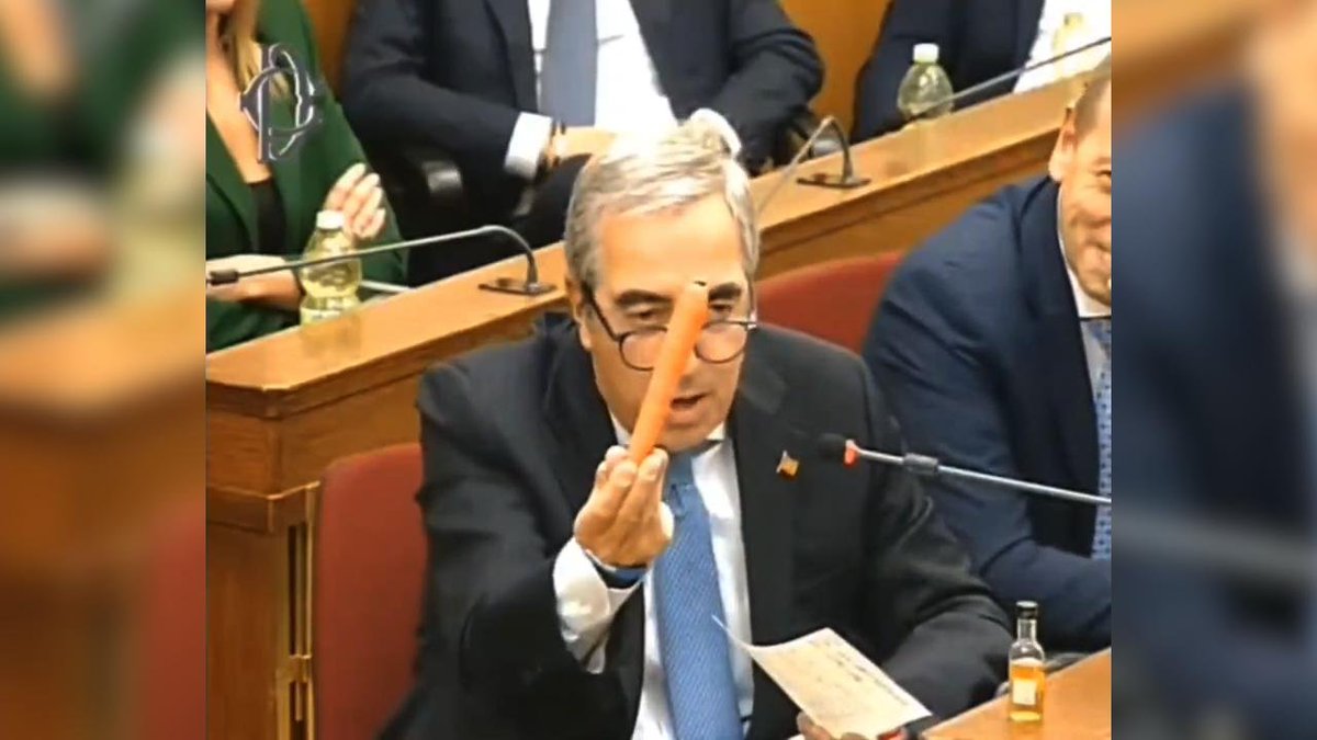 Misurelli77's tweet photo. Chiediamo scusa a tutto il globo terracqueo per aver prodotto un politico del genere...
(Se sei d'accordo anche tu rtwitta) https://t.co/ecs921cc7u