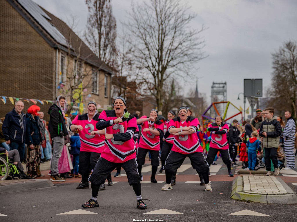 112Hart's tweet photo. https://t.co/vYJSRBT2z1
#Carnavalsoptocht in #Kwakveen (#Boskoop) https://t.co/0dQxJsY0qV