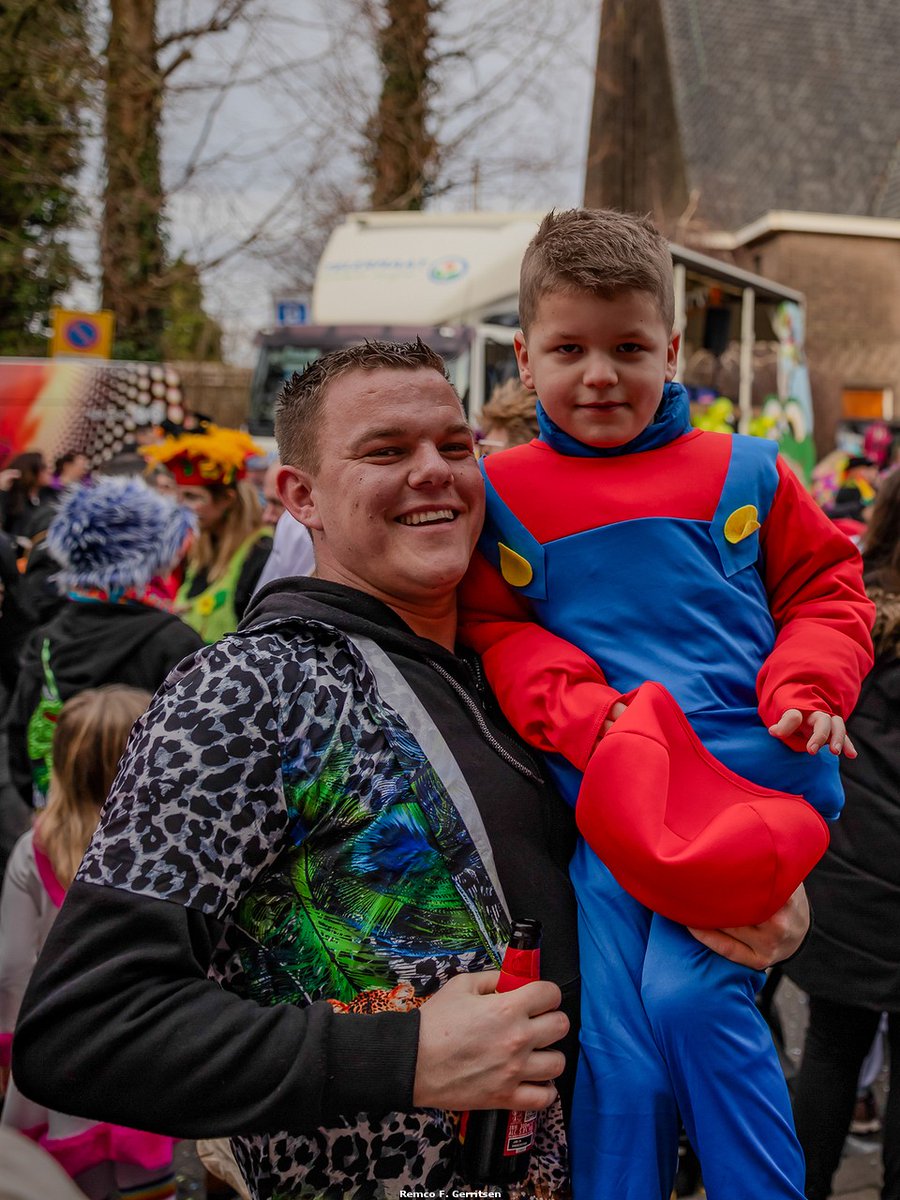 112Hart's tweet photo. https://t.co/vYJSRBT2z1
#Carnavalsoptocht in #Kwakveen (#Boskoop) https://t.co/0dQxJsY0qV