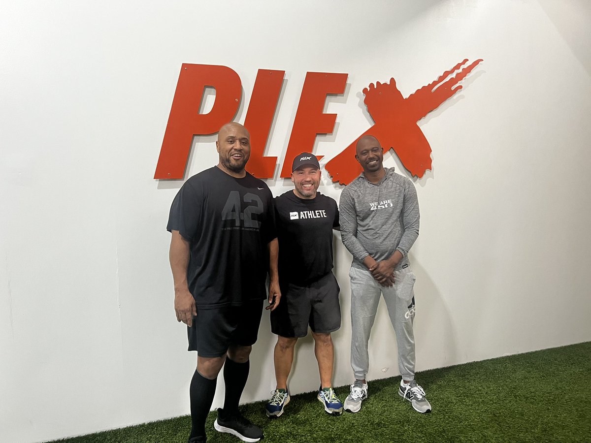 Just another day at @PlexAthlete and just another day where you run into legends Casey Hampton & @tj_ford - #1stroundpicks #allamerican #allpro #playeroftheyear #superbowlchamp @TexasFootball @TexasMBB @WillowridgeFB @GalvestonFB even after their career, they keep coming!