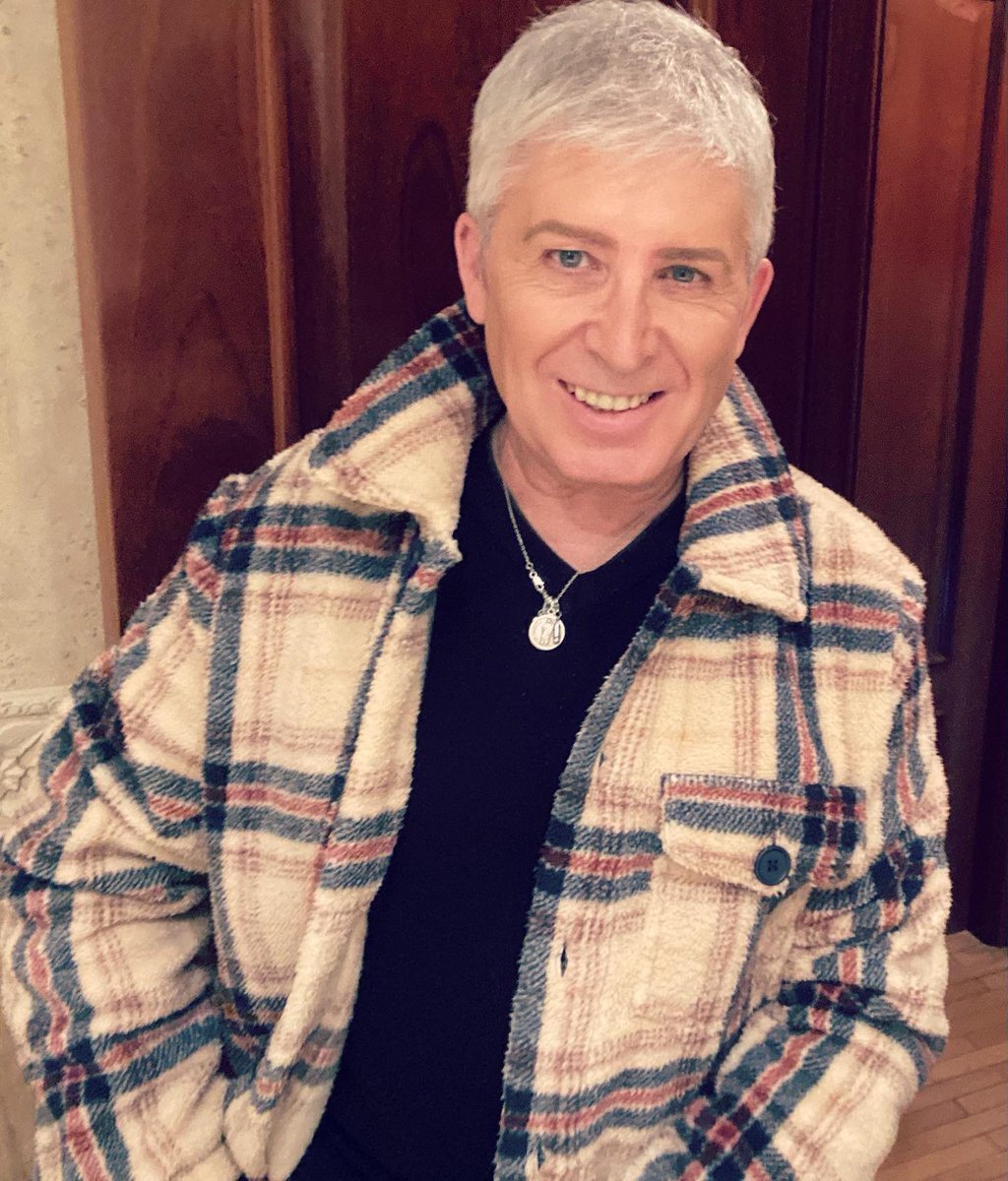 javier_depecos's tweet photo. Hoy he salido con más capas que una cebolla.😂😂😂 iPues no hace frío ni na!☃️❄️. Abrigaros si decidís salir.
#FelizTardeDeDomingo #Friooooo https://t.co/XChVnMRAKv