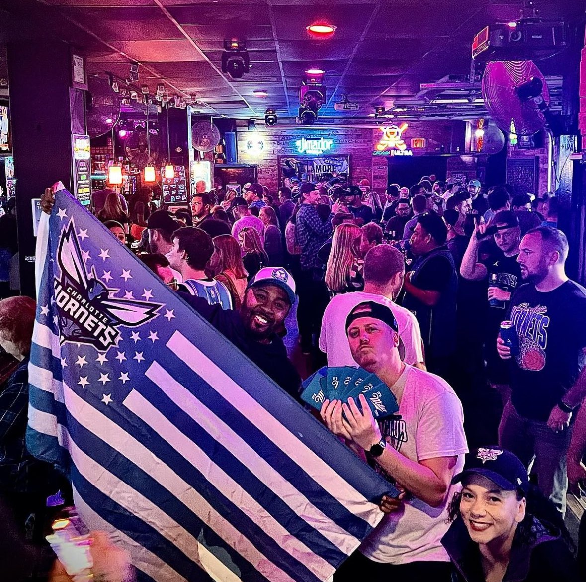 To celebrate the @Hornets win we’ve decided we are going to give away a Crown Club membership for every win they get for the rest of the season… starting now.

RT to be entered to win a FREE membership!