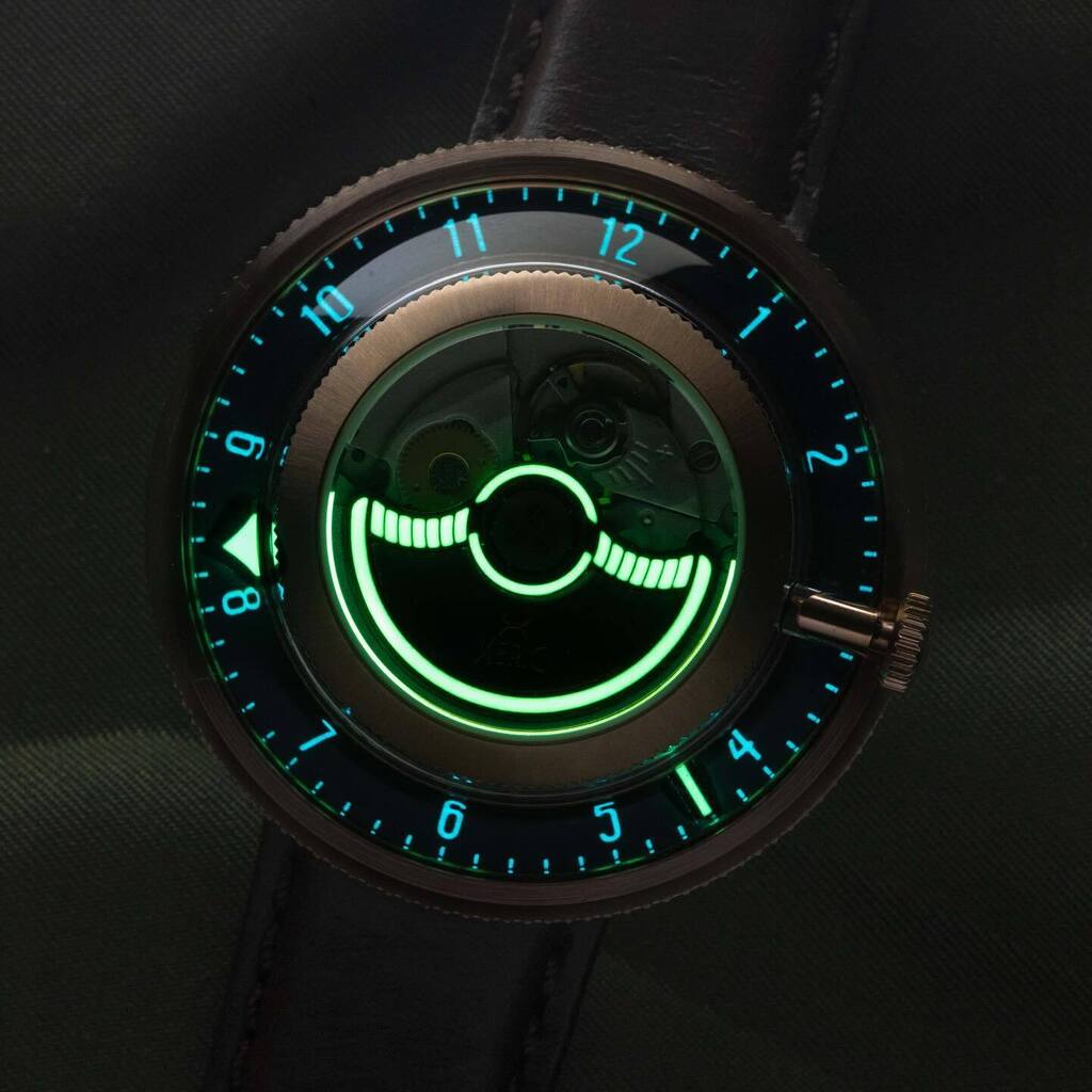 XericWatches's tweet photo. Night and day with the @xericwatches #XericInvertor upside down automatic. #xericwatches https://t.co/1goyyWugH0 https://t.co/87sKicHJ2o