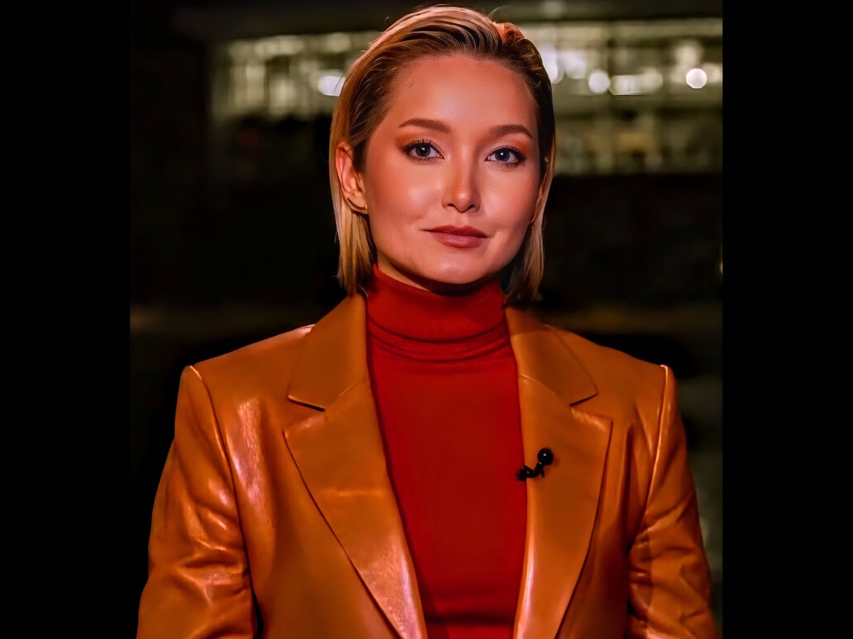 JohnMaring2's tweet photo. @DashaBurns 👱🏻♀️ Hottie On 📺 Wearing Comfortable, Bad-Ass & ASMR Sexy 🤎 Leather 🧥 & Cozy ❤️ 🐢 Neck Sweater Last 🌌 On NBC Nighty 📰 Reporting Live From Conway, SC! Have A 😊 Week & 😃 💝’s Day, Dasha! 💖💖💖 #HottieInBrown ❤️🔥🤎😍🤎❤️🔥 #NiceJacket 🤎🧥🤎 #DamarysSantos84 @DamarysSantos84 https://t.co/yiKMCWMLRW