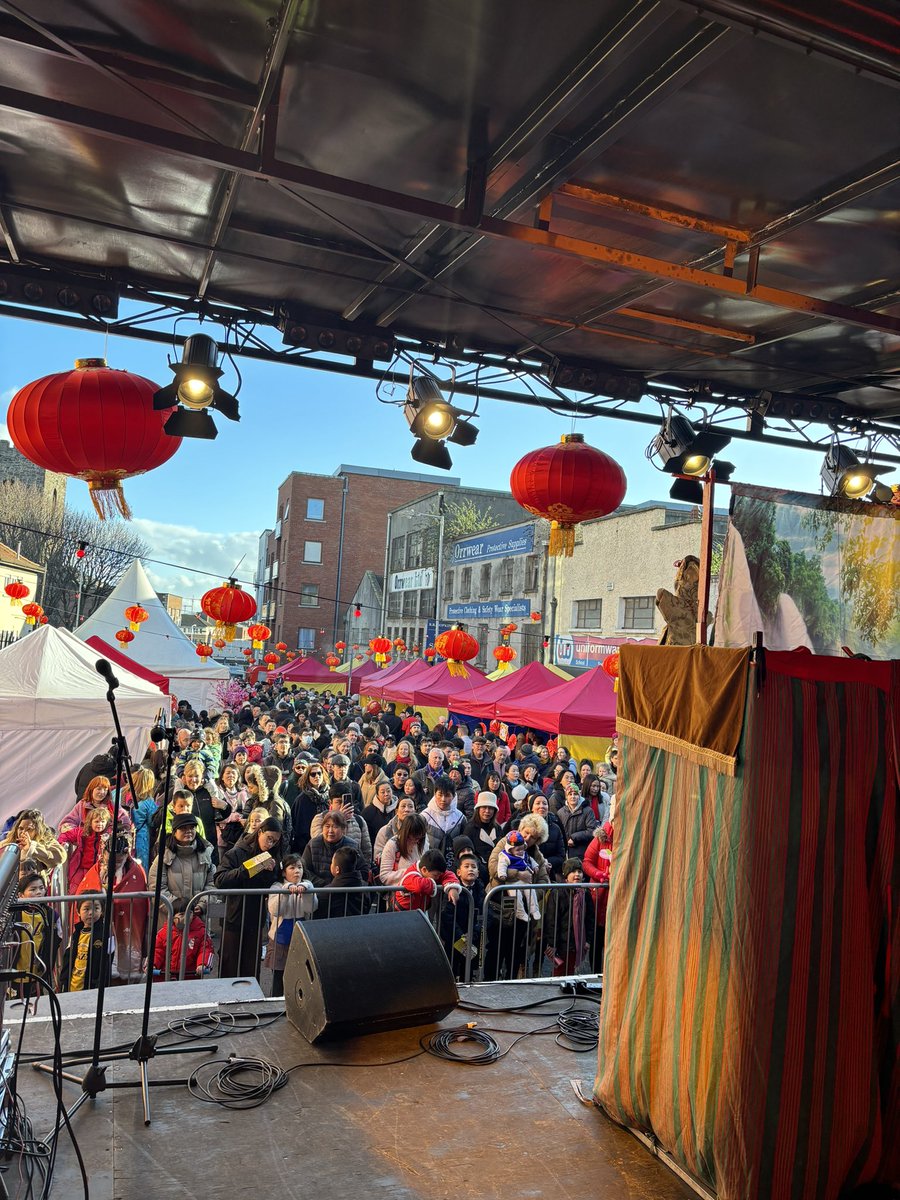 WOW😍 We have AMAZING talent on the stage till 7pm 🐉🎉 #LunarNewYearFestival #HillStreetFamilyResourceCentre #YearoftheDragon #communitycelebration