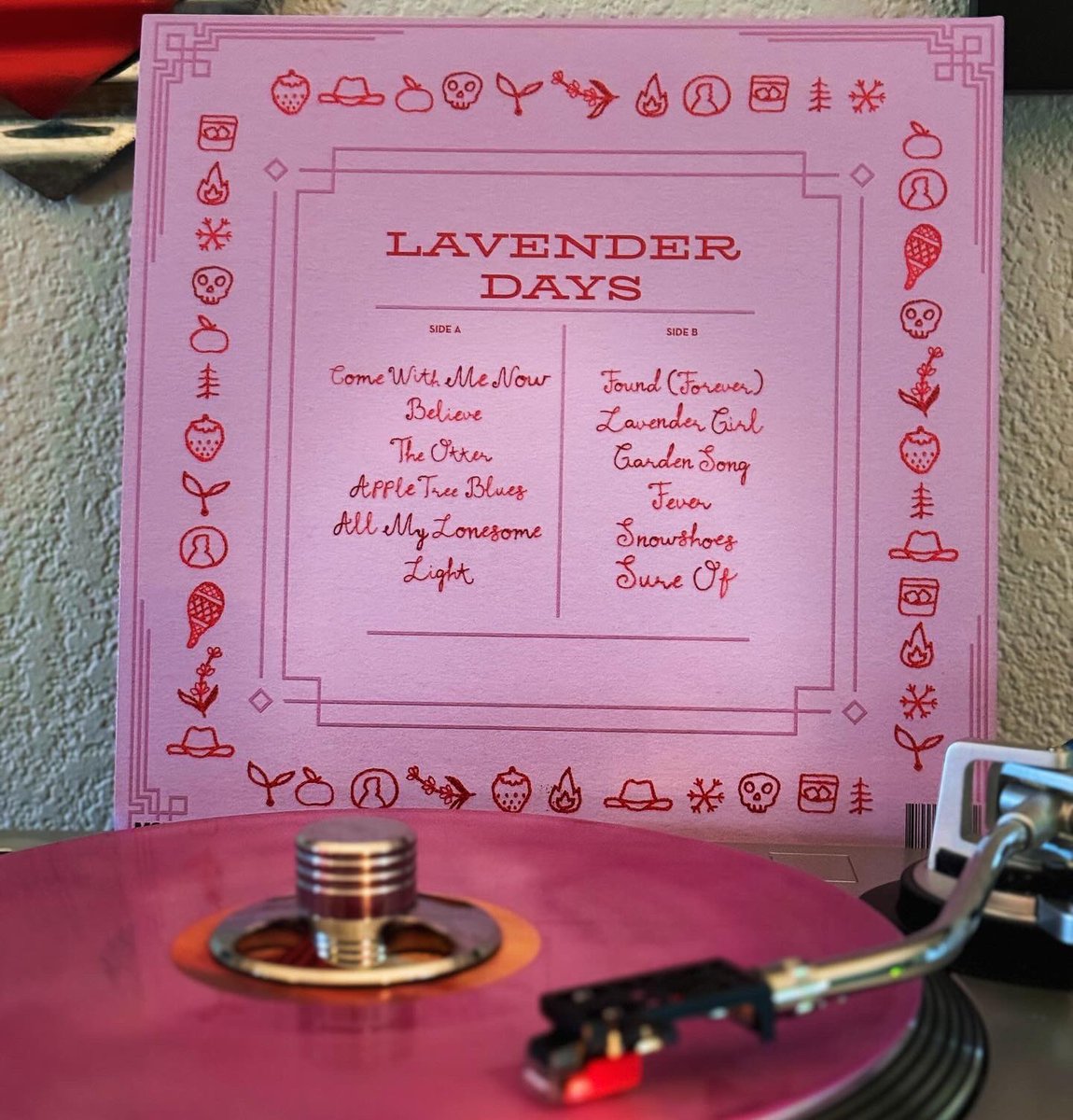 desert_hiker8's tweet photo. Caamp- Lavender Days
2022
Easing into Sunday
#nowspinning #vinylrecords #physicalmusic #vinylcollection #vinylcommunity #gatefold #caamp https://t.co/U8JDIOchRi