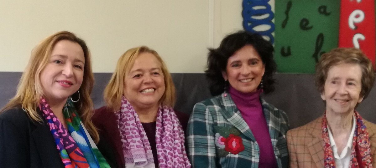 Feliz  #11FEB24 #diadelamujerylaninaenlaciencia 
👇Comparto uno de esos días que nunca olvidaré. La gran Margarita Salas en el cole público de Tremañes (Gijon) @ampatremanes nos acompañó en una celebración del Día de la Mujer y la Niña en la Ciencia