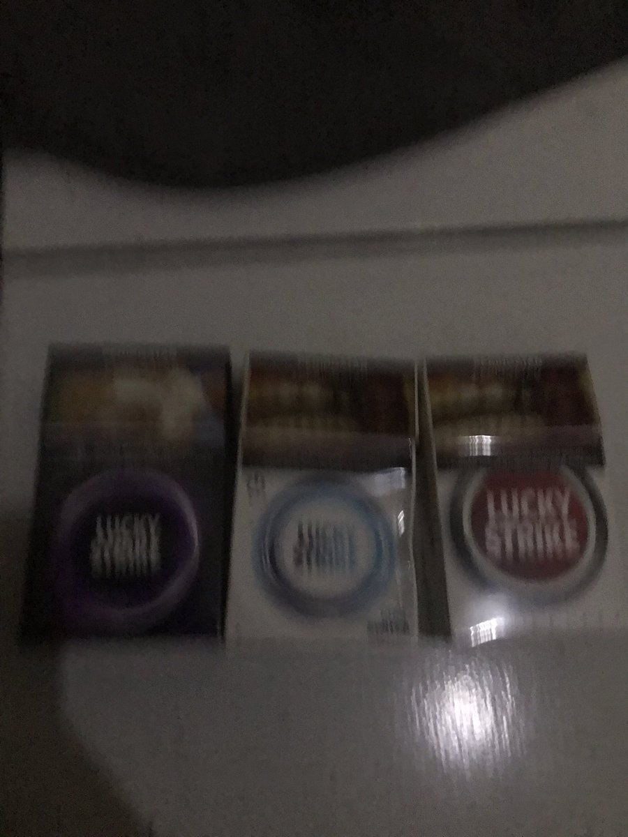 matchaekl's tweet photo. malboro versi lite tapi mahal juga woiii. https://t.co/d0rFlPepK7