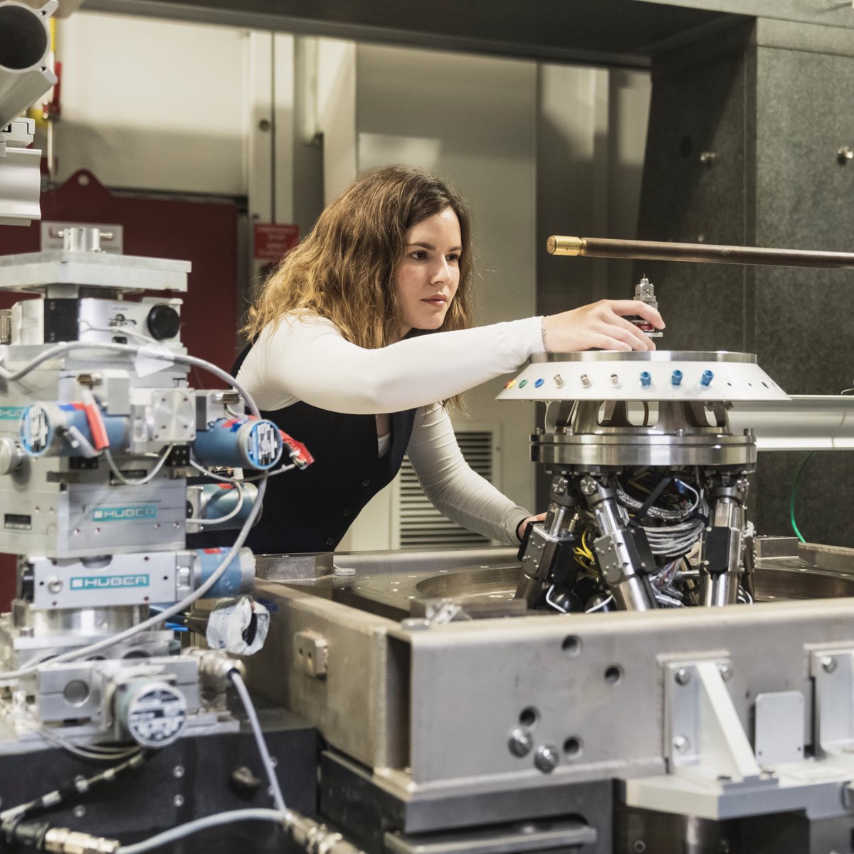 esrfsynchrotron's tweet image. Let’s celebrate the @unitednations International Day of Women and Girls in Science. 

To celebrate #WomenInScience, check out our blog humans.esrf.fr to meet some of our female #PhDstudents #postdoc #scientists