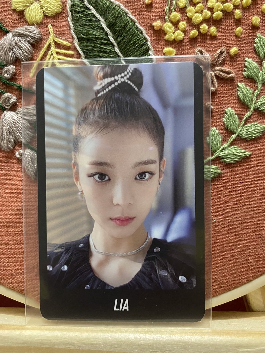 midzkonic's tweet photo. wts lfb lia itzy

250

read carrd in pinned tweet before dm-ing💗 https://t.co/j4U77Ox8R9