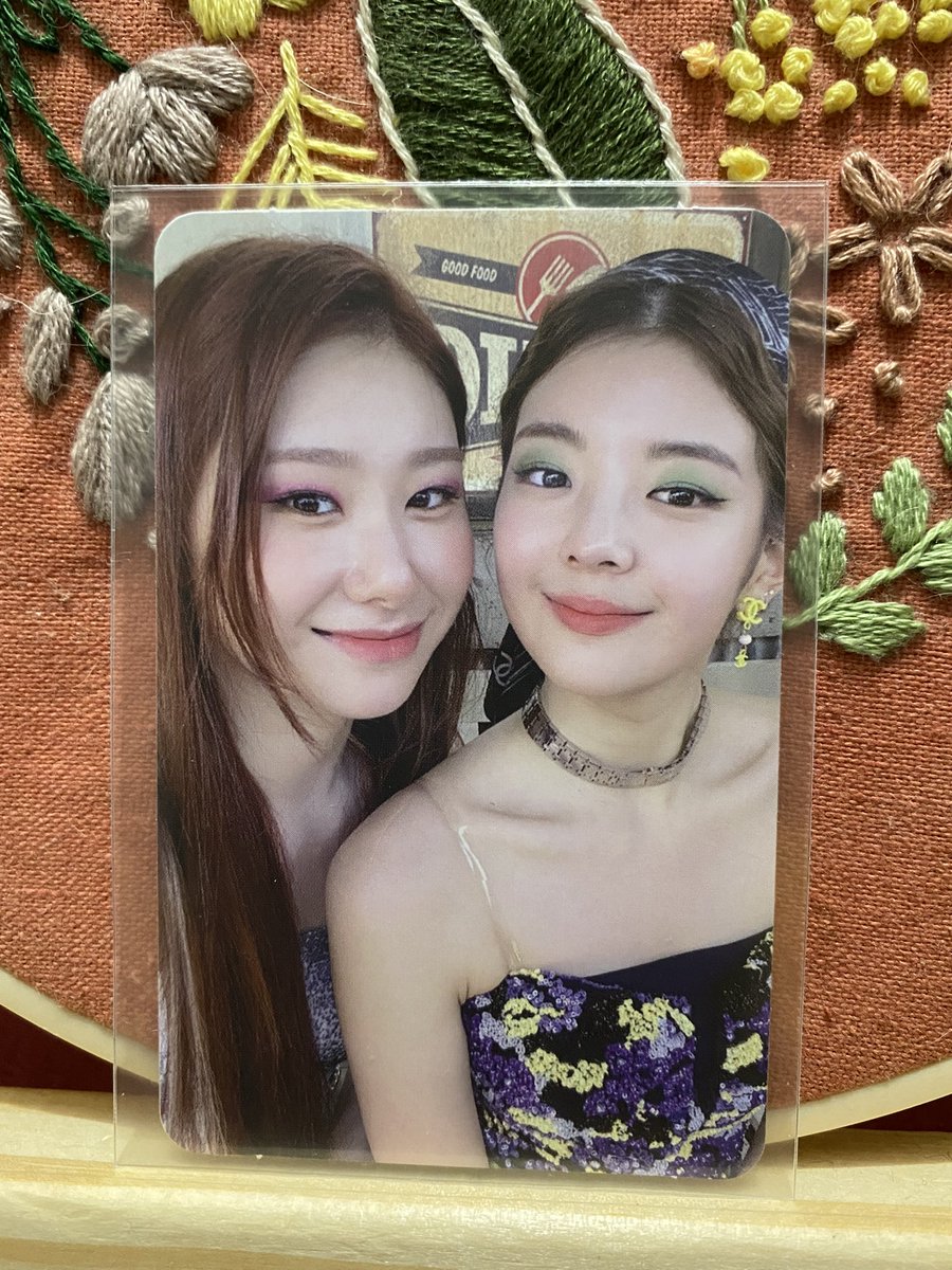 midzkonic's tweet photo. wts lfb lia chaeryeong itzy

200

read carrd in pinned tweet before dm-ing💗 https://t.co/waUjj6jIxj