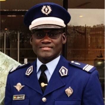 kachmmi's tweet photo. 🚨THREAD🚨: rt et quote.
Le mari d'Anta Ndengler est le colonel Issa Diack, celui-là même qui avait orchestré l'arrestation violente de l'Imam Alioune Badara Ndao, falsifié le dossier pour l'incriminer et supervisé la procédure. L'Imam Ndao avait décrit 1/2 #FreeSenegal https://t.co/ghvc14vPej
