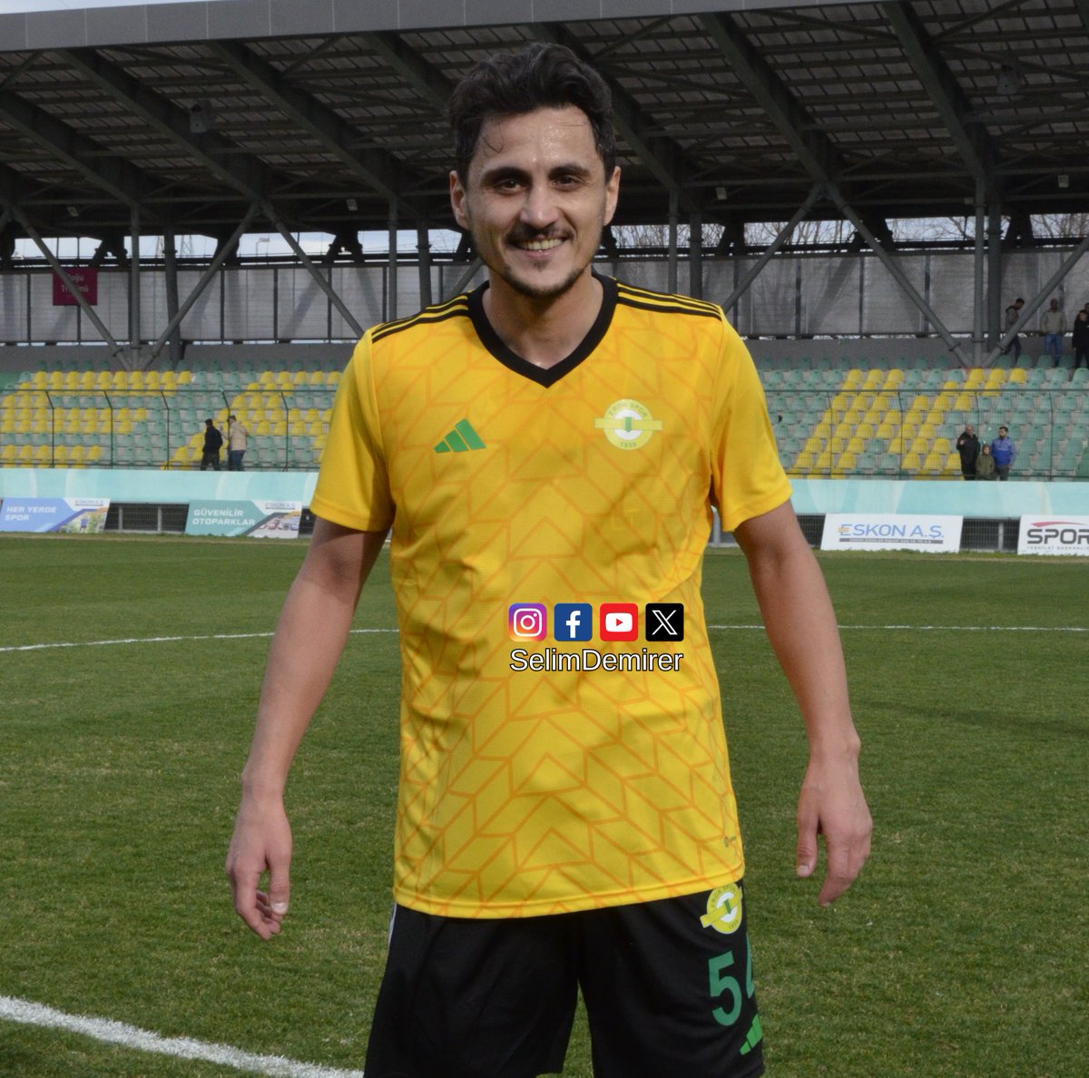 2. Lig Beyaz Grupta şampiyonluğa koşan Esenler Erokspor'un, transferin son anlarında Eyüpspor'dan transfer ettiği Mustafa Pektemek bugün Afyonspor'u 4-0 mağlup ettikleri maçta bir gol bir asistle galibiyete katkı sağlarken oynadığı oyunla da göz doldurdu.

📸Maça ait fotoğraflar