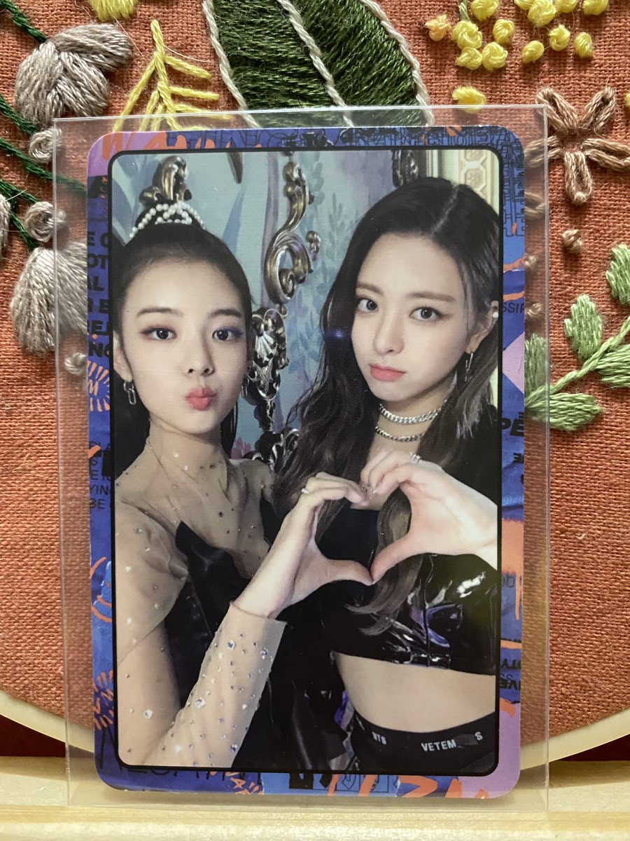 midzkonic's tweet photo. wts lfb lia yuna itzy

250

read carrd in pinned tweet before dm-ing💗 https://t.co/h88OgxoPiT