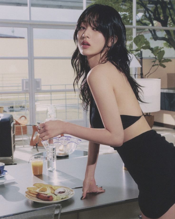 jjjjjihyo's tweet photo. girl breakfast                     girl dinner https://t.co/J4RoCv1J6s