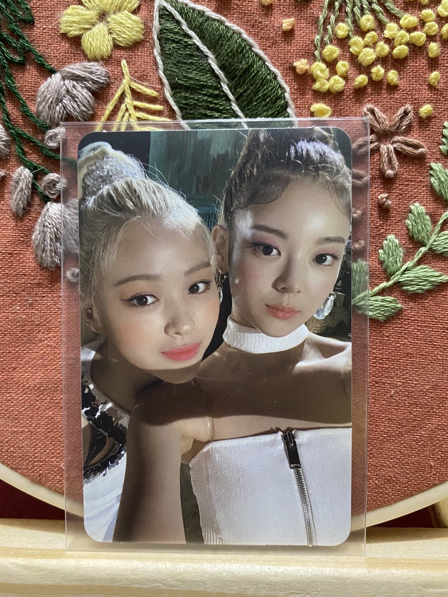midzkonic's tweet photo. wts lfb lia ryujin  itzy

250

read carrd in pinned tweet before dm-ing💗 https://t.co/PEZbBHA82q