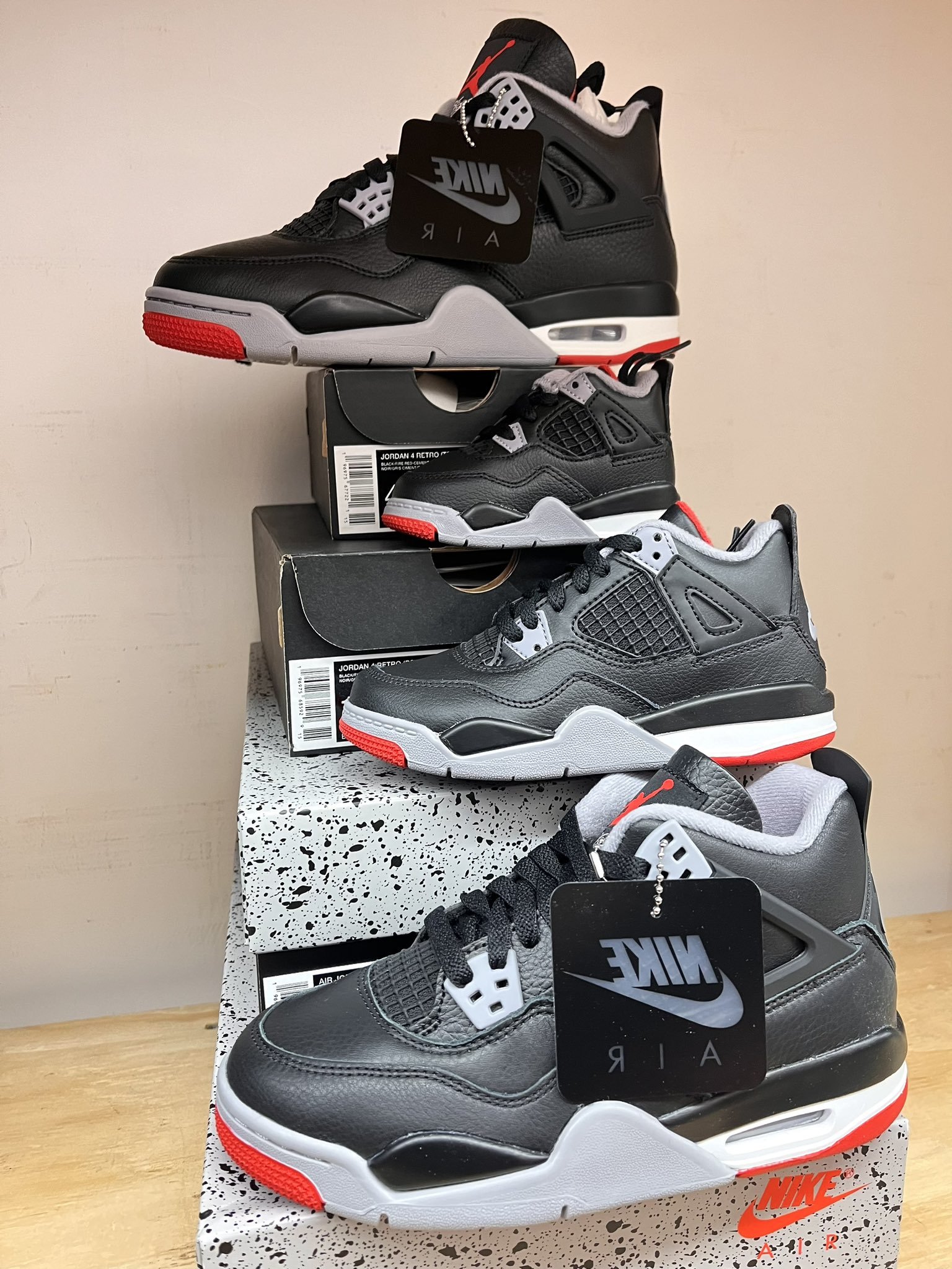 Air jordan 4 bred foot locker top