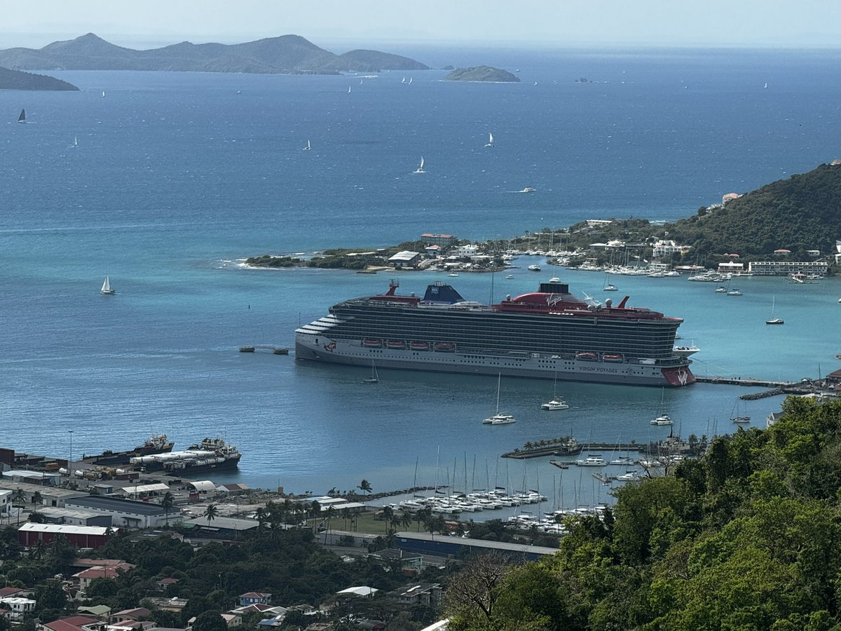 shawni777's tweet photo. Beautiful day in Tortola! @ATT International Day Pass lets me share with my friends in real time!! #LifeatATT #stayMODESTe https://t.co/sR58NJ0KlE