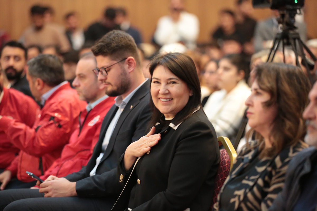 KaramikSunay's tweet photo. 📍 Yüreğir Kültür Merkezi böyle coşku görmedi 💪🏻👏🏻🧡

Yüreğir Kültür Merkezi’nde AK Parti Adana Gençlik Kolları tarafından düzenlenen “Gençlik Aşkıyla Adana” programında gençlerimizle bir araya geldik.

Türkiye’nin ve milletimizin geleceğini görmek isteyen herkes, gelsin AK gençliğe baksın. 😎

Adana Gençlik Kolları Başkanımız @onderryucel’e ve buluşmamıza katılan gençlere teşekkür ediyorum.