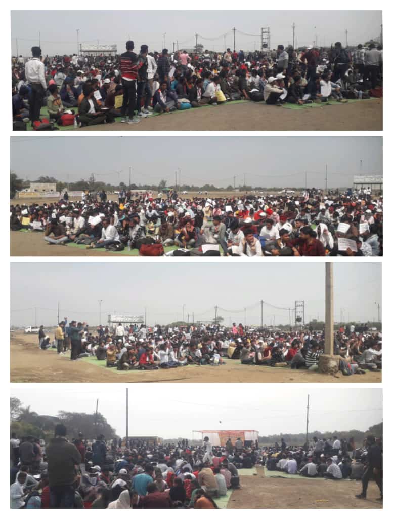 स्थाई रोजगार की मांग को लेकर मध्यप्रदेश में मुख्यमंत्री जनसेवा मित्रो का शान्ति पूर्वक धरना प्रदर्शन हुआ 😭😭😭😭
मामा जी <a href="/ChouhanShivraj/">Shivraj Singh Chouhan</a> कुछ तो करिए 👉 अपने भान्जे - भान्जियो के लिए।
<a href="/ChouhanShivraj/">Shivraj Singh Chouhan</a>
<a href="/CMMadhyaPradesh/">Chief Minister, MP</a> 
<a href="/DrMohanYadav51/">Dr Mohan Yadav</a> 
<a href="/JagdishDevdaBJP/">Jagdish Devda</a> 
<a href="/JPNadda/">Jagat Prakash Nadda</a> 
<a href="/JansamparkMP/">Jansampark MP</a>