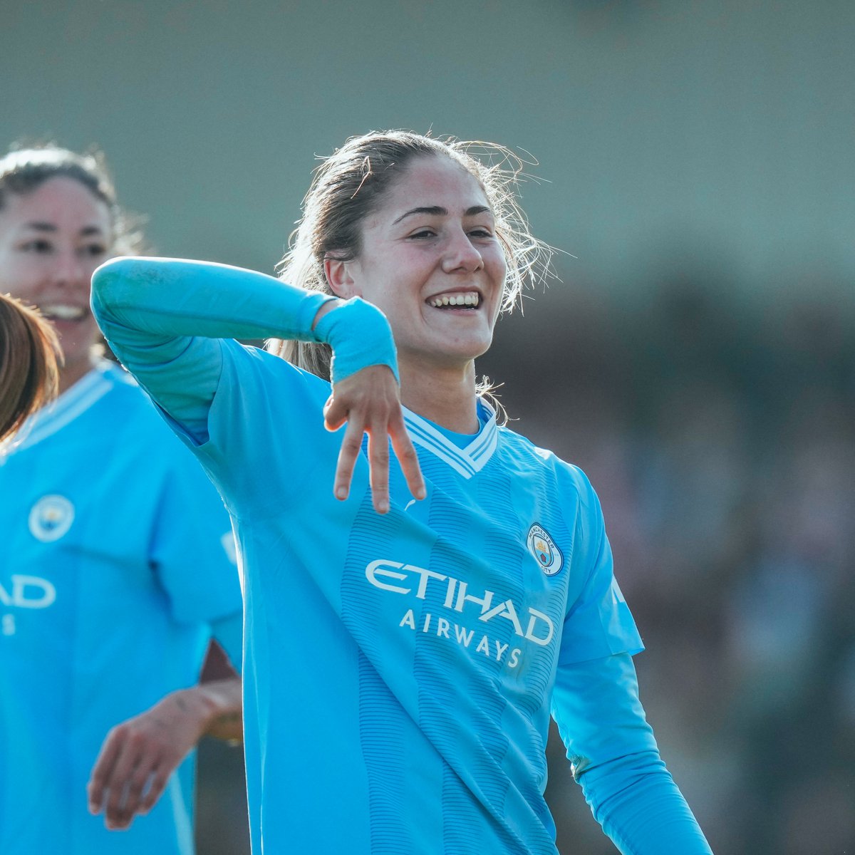 ManCity's tweet image. 🔟 wins in a row! ⚡️