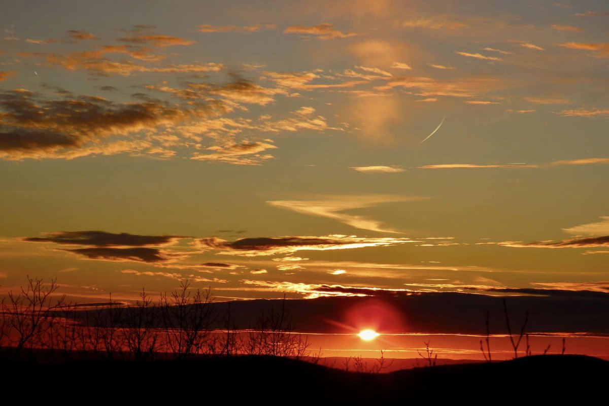 The Trustees (@thetrustees) on Twitter photo Using only one word, tell us how you feel when you see a beautiful sunrise or sunset?
📷: Peaked Mountain, Monson - LeeAnn Gale <a href="/leeann/">Leeann A. Q. Wang</a>.gale
#TheTrustees #Sunset #Sunrise #PeakedMountain #Monson #SpecialPlaces Using only one word, tell us how you feel when you see a beautiful sunrise or sunset?
📷: Peaked Mountain, Monson - LeeAnn Gale <a href="/leeann/">Leeann A. Q. Wang</a>.gale
#TheTrustees #Sunset #Sunrise #PeakedMountain #Monson #SpecialPlaces