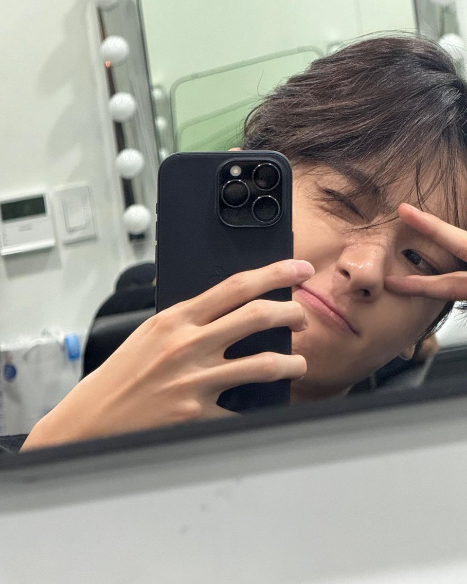 ⠀⠀
⠀⠀
[ #⃟현재 ] 정말 보고 싶어! 너도 내가 보고 싶었지? 우리 뭔가 흥미로운 얘기를 나누는 게 어때?

⠀⠀