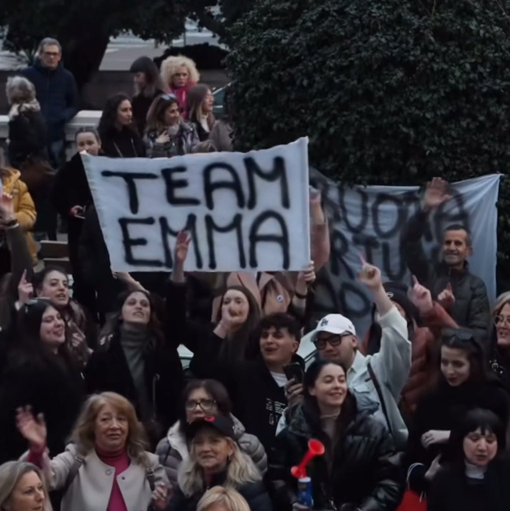 RebeccaMazzante's tweet photo. Di questo Sanremo ci porteremo per sempre i sorrisi, l’entusiasmo e il sostegno più vero e puro che abbiamo cercato di darti SEMPRE. È stato bellissimo esserci e cantare Apnea più forte che potevamo è stato il più bell’abbraccio che potevamo darti ogni giorno. @MarroneEmma ❤️ https://t.co/RYwktdztkA