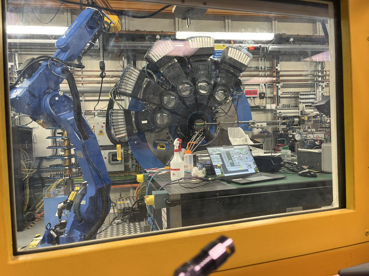 Eliza Dempsey (@elliedchem) on Twitter photo Until the next time <a href="/DiamondLightSou/">Diamond Light Source</a> ! A speedy few days of very cold PXRD at I11 with <a href="/CumbyLab/">Functional Materials Group</a> ❄️ Until the next time <a href="/DiamondLightSou/">Diamond Light Source</a> ! A speedy few days of very cold PXRD at I11 with <a href="/CumbyLab/">Functional Materials Group</a> ❄️