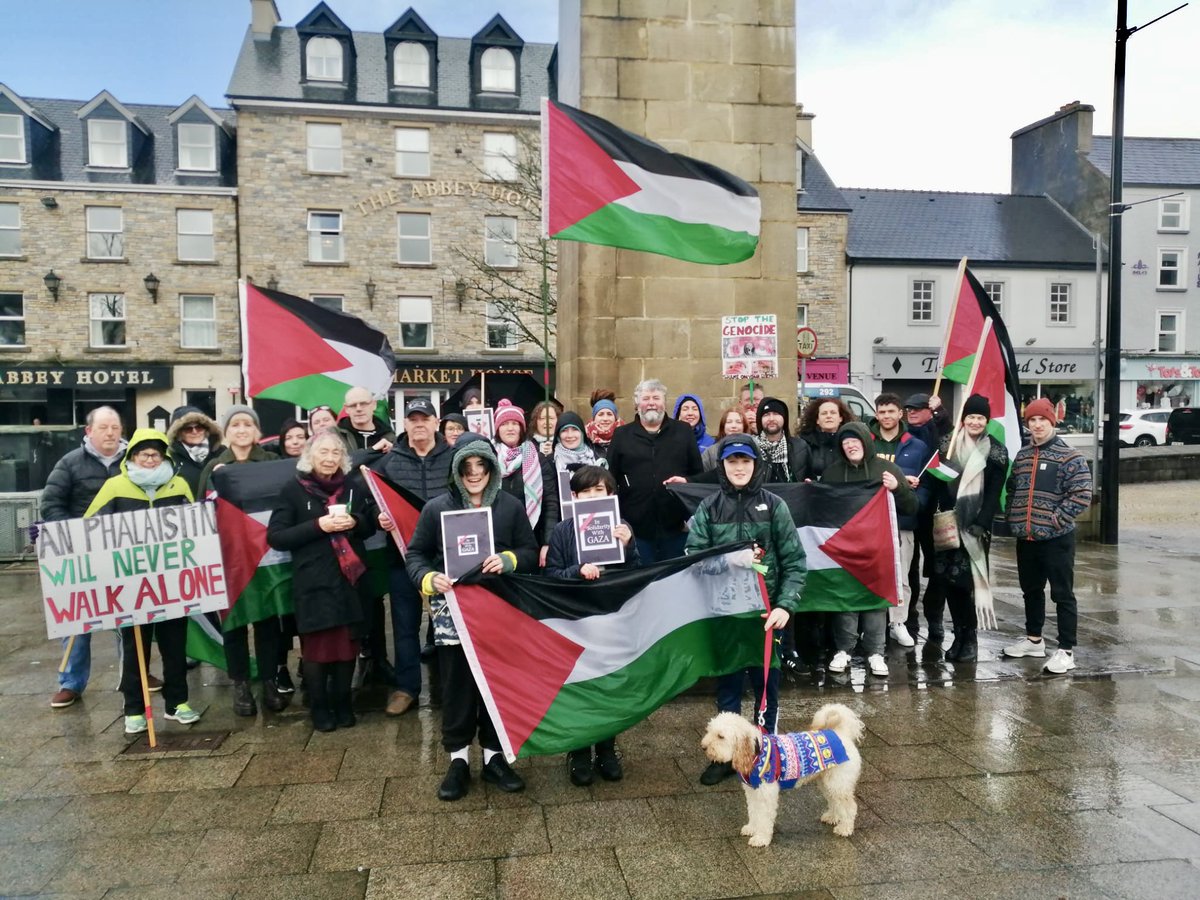 🇵🇸 Vigil today for #Palestine in Donegal Town