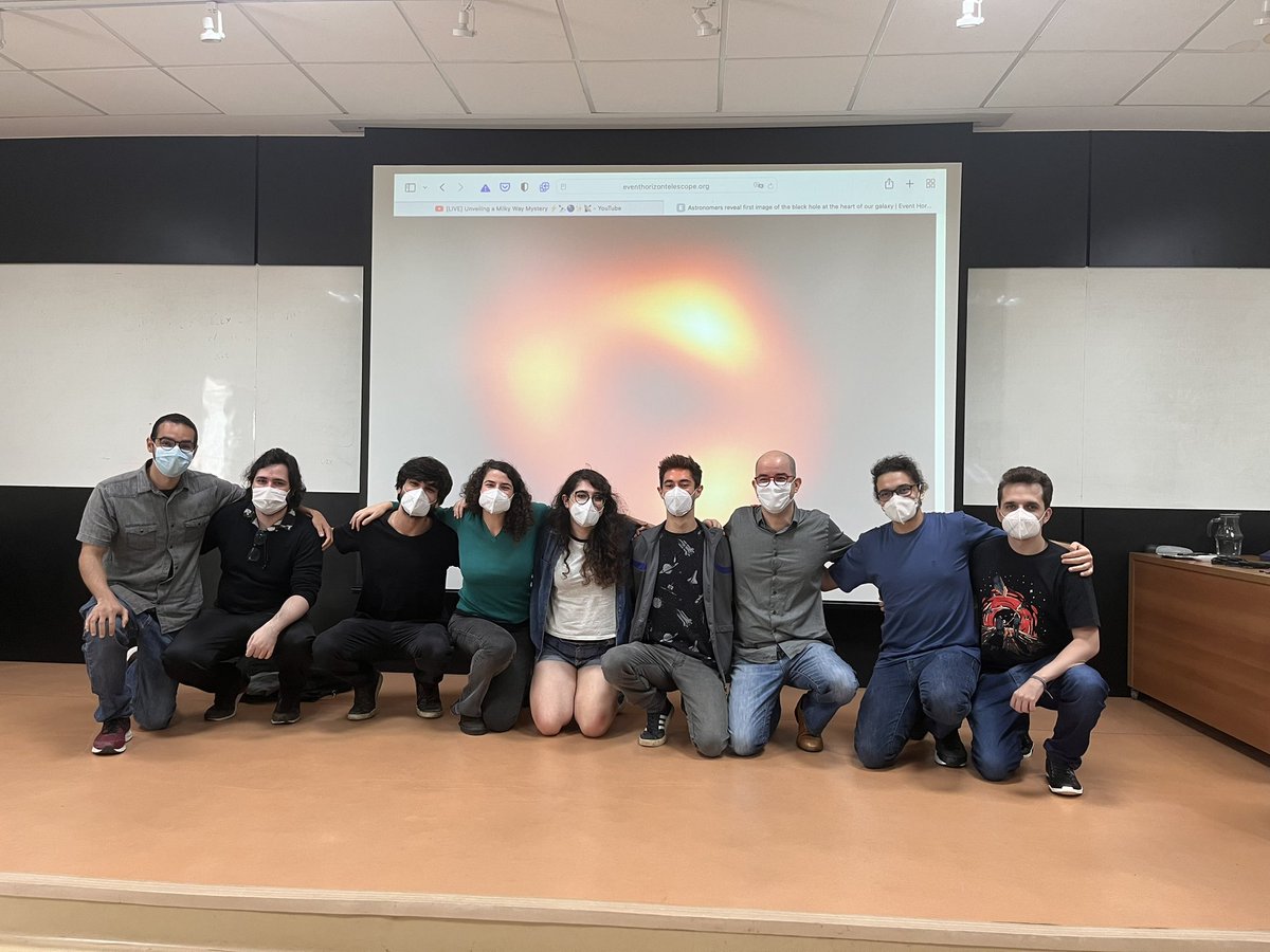 import_robs's tweet image. Me chame de Robs. Sou (astro)física e trabalho com aplicação de inteligência artificial na Astronomia. Mais especificamente, simulando buracos negros usando IA.
Fico por aqui falando sobre esses temas e sobre coisas que eu gosto. 🥰
#MulheresEMeninasNaCiência