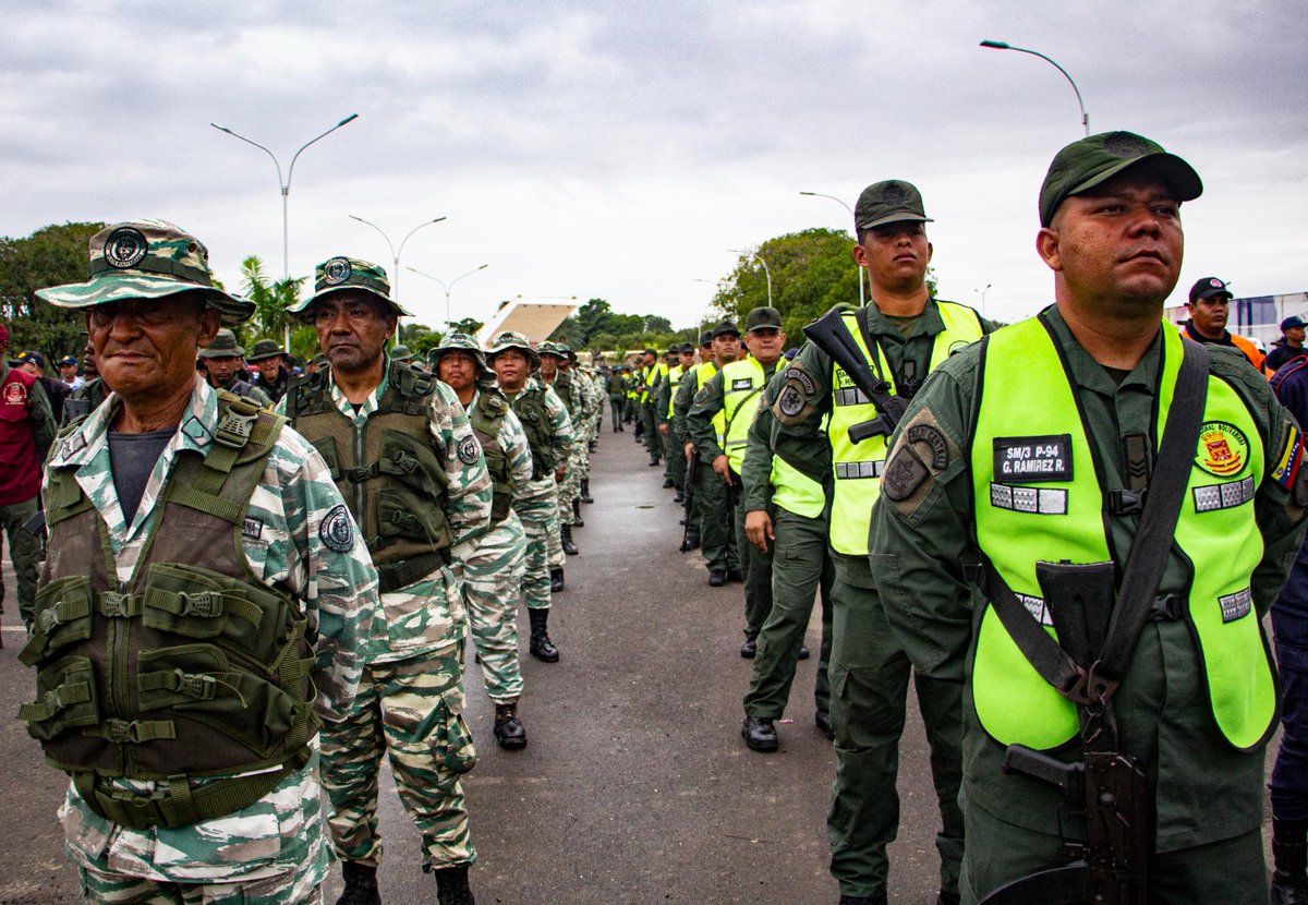 El Pueblo venezolano tiene garantizados los Carnavales Felices y Seguros 2024, con el despliegue, en todo el territorio, de los cuerpos de seguridad para que disfruten con tranquilidad y alegría de las montañas, los ríos, las playas y los parques. Nuestro país es para vivirlo y