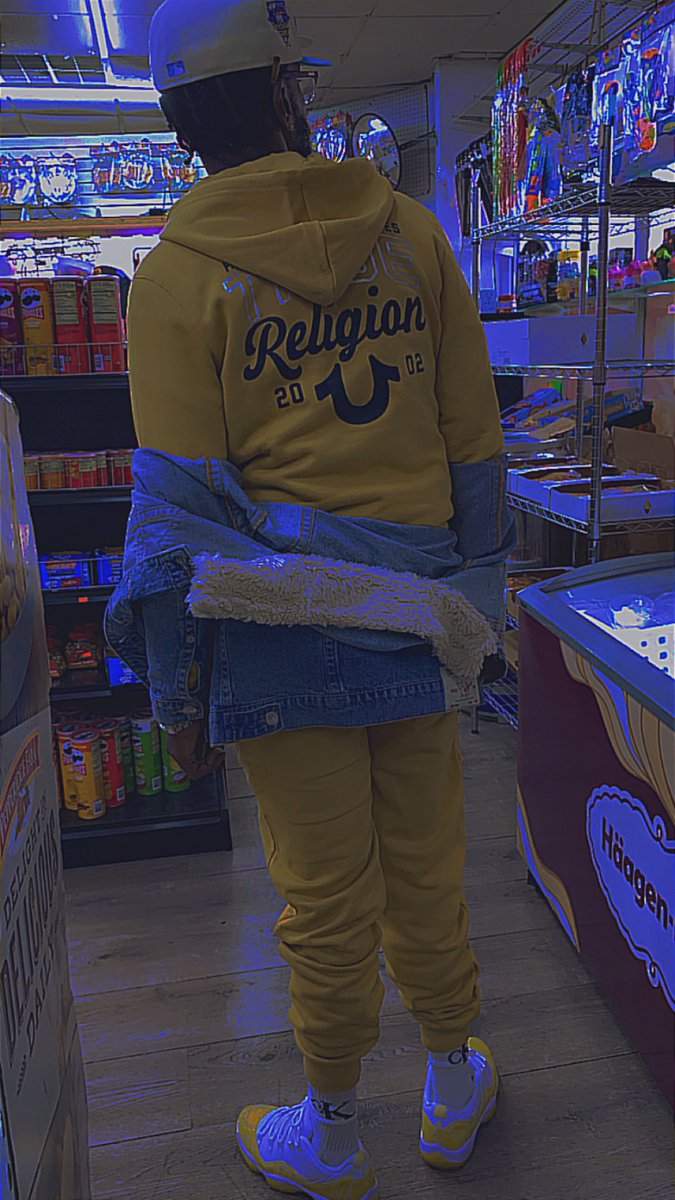 DougieFuego's tweet photo. Blessed Sunday everyone.. I have to stay “True” to my “Religion”…. #FeetPieces #BodegaFlicks #BHMKOTD #BHMKOTD24 Lemonade Snakeskin Jordan 11 Lows. Smooth Sailing on this SuperBowl Sunday. Jean jacket “True” btw. https://t.co/fp13TxOi2h