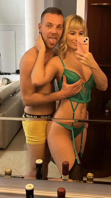 Shooting 💚 @brillbabesxxx @nubilefilmsx @Hanry_Spunks https://t.co/9SgTpl3nvx<a class="tags" href="/tag/brillbabesxxx">@brillbabesxxx</a><a class="tags" target="_blank" title="On Twitter" href="/?out=eyJ0eXAiOiJKV1QiLCJhbGciOiJIUzUxMiJ9.eyJpYXQiOjE3MjI0OTg0MjgsImlzcyI6InR3cG9ybnN0YXJzLmNvbSIsIm5iZiI6MTcyMjQ5ODQyOCwiZXhwIjoxNzU0MDM0NDI4LCJyZWRpcmVjdF91cmwiOiJodHRwczovL3R3aXR0ZXIuY29tL251YmlsZWZpbG1zeCJ9.5WIQaxXB3jcNAe-Z-oKXwVWvxeMNUyhtLkb4Yhr1_TSdQA2jRYKK1LnSDj_wcWnNfkQA8MpBWg4sz9bePubCLg">@nubilefilmsx</a><a class="tags" target="_blank" title="On Twitter" href="/?out=eyJ0eXAiOiJKV1QiLCJhbGciOiJIUzUxMiJ9.eyJpYXQiOjE3MjI0OTg0MjgsImlzcyI6InR3cG9ybnN0YXJzLmNvbSIsIm5iZiI6MTcyMjQ5ODQyOCwiZXhwIjoxNzU0MDM0NDI4LCJyZWRpcmVjdF91cmwiOiJodHRwczovL3R3aXR0ZXIuY29tL0hhbnJ5X1NwdW5rcyJ9.U9Uzk7se7ZimVC8I8KW21st1GSsfqd_Sn4lNFeHeidMTRvEowq0mwEL9M1XkyZGypE2r0E0RH3KphAhIVcEG8g">@Hanry_Spunks</a><a href="/tag/%C3%BAj"class="tags"><span>#&uacute;j</span></a>