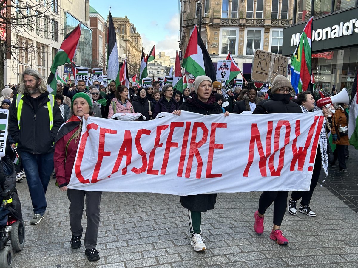 LPOOLYOURPARTY's tweet photo. For fifteen weeks Scousers have been marching in solidarity with the Palestinian people.
#CeasefireNOW https://t.co/z1F13pxCfw
