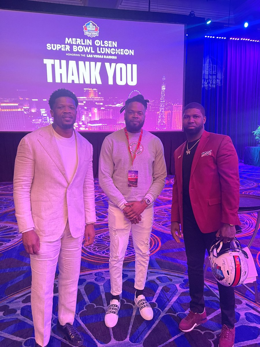 PopeSlim's tweet photo. #vegas #nflhof #HOF https://t.co/zWazbSHhOb