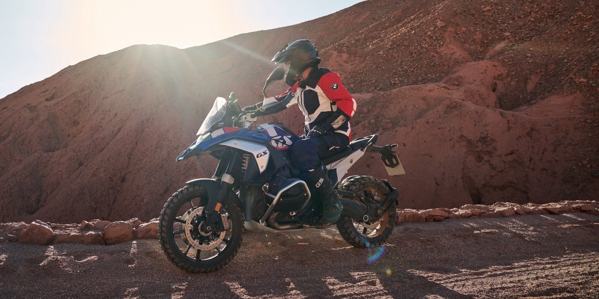 Pick one: BMW R 12 Family, M XR, or the latest #RidersGear Collection! Get more information on our News Gallery: 

👉 bmw-motorrad.com/en/shorturls/n…

#MakeLifeARide #M1000XR #R12nineT #R1300GS #BMWMotorrad