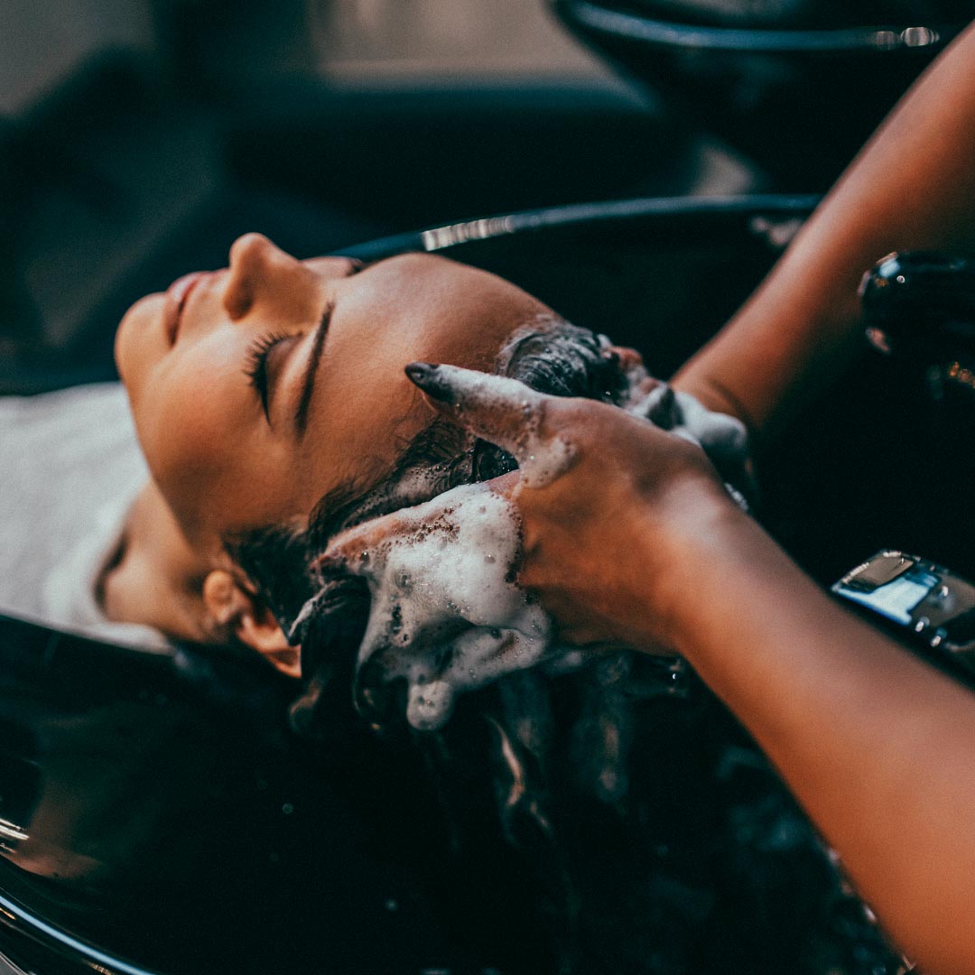 JOY HAIR STUDIO: where your hair dreams come to life! Because your hair deserves nothing but the best! 💇‍♂️

📷: @joyhairstudio