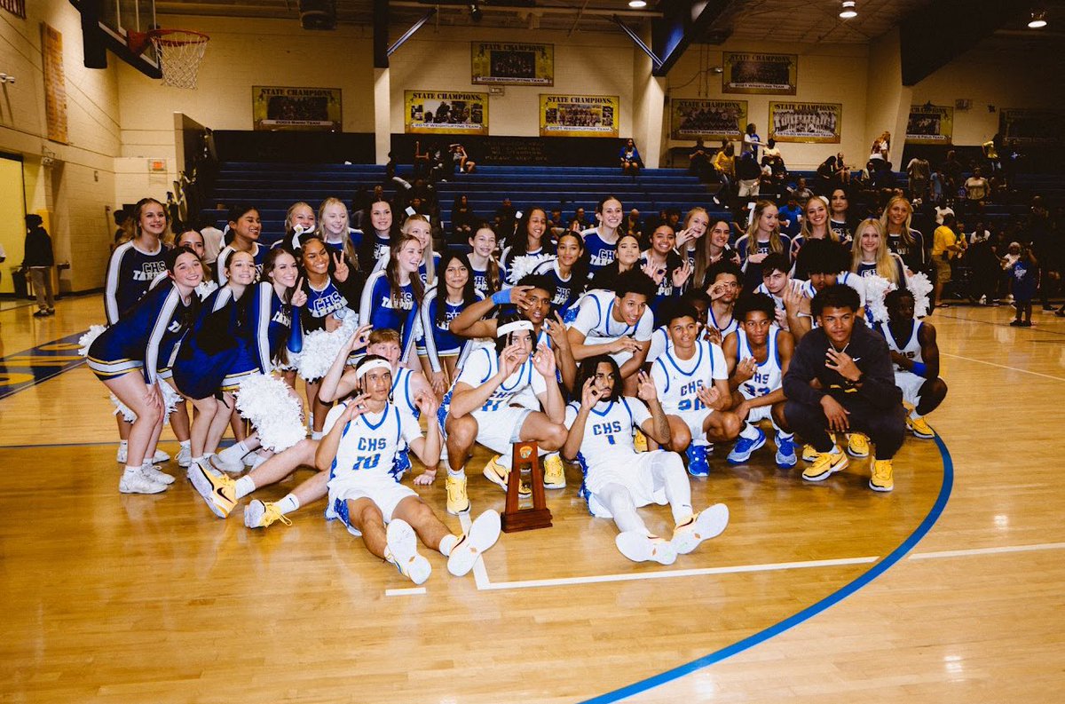 The guys went out and won a district championship last night🤝 couldnt be more proud of my team i love these boys to death🤞🏾 @tarponhoops @Moneyball2322 @Coach_Chery @taylorjordan___ @J_attia11 @chin_jah @Devanjones_5 @khyre_ellis @roland_federick @jamil_chris @unkowndior