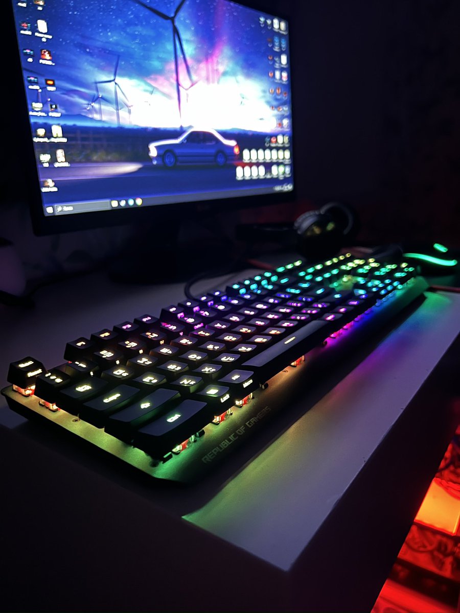 New PC 😁

i7 14700KF
16GB DDR5 Kingston 6000Mhz
ASRock Z790 PG Lighting
Power Supply Bequiet 750w
Case (Cooler master mc500m)

New keyboard Asus Rog Strix Scope Rx

Upgrade from I5-2500K to I7 14700KF😁

soon rtx card)

#pcgaming #asus #asrock #intel #coolermaster #kingston