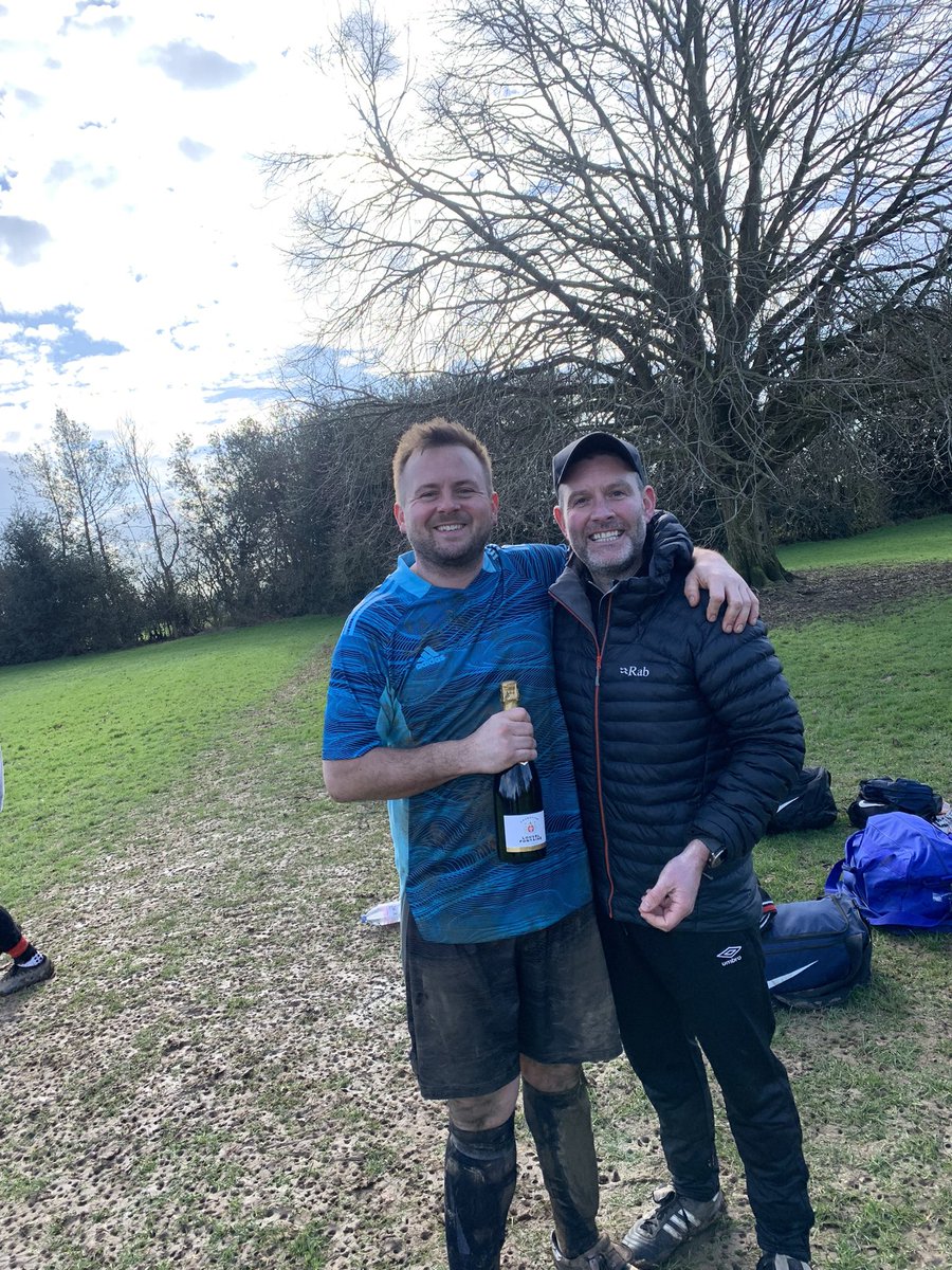 Congratulations to <a href="/supernash13/">Dan Nash</a> for his 20 year service award and officially making his 151st appearance for the club today 

#VIVALAFLAUNDEN