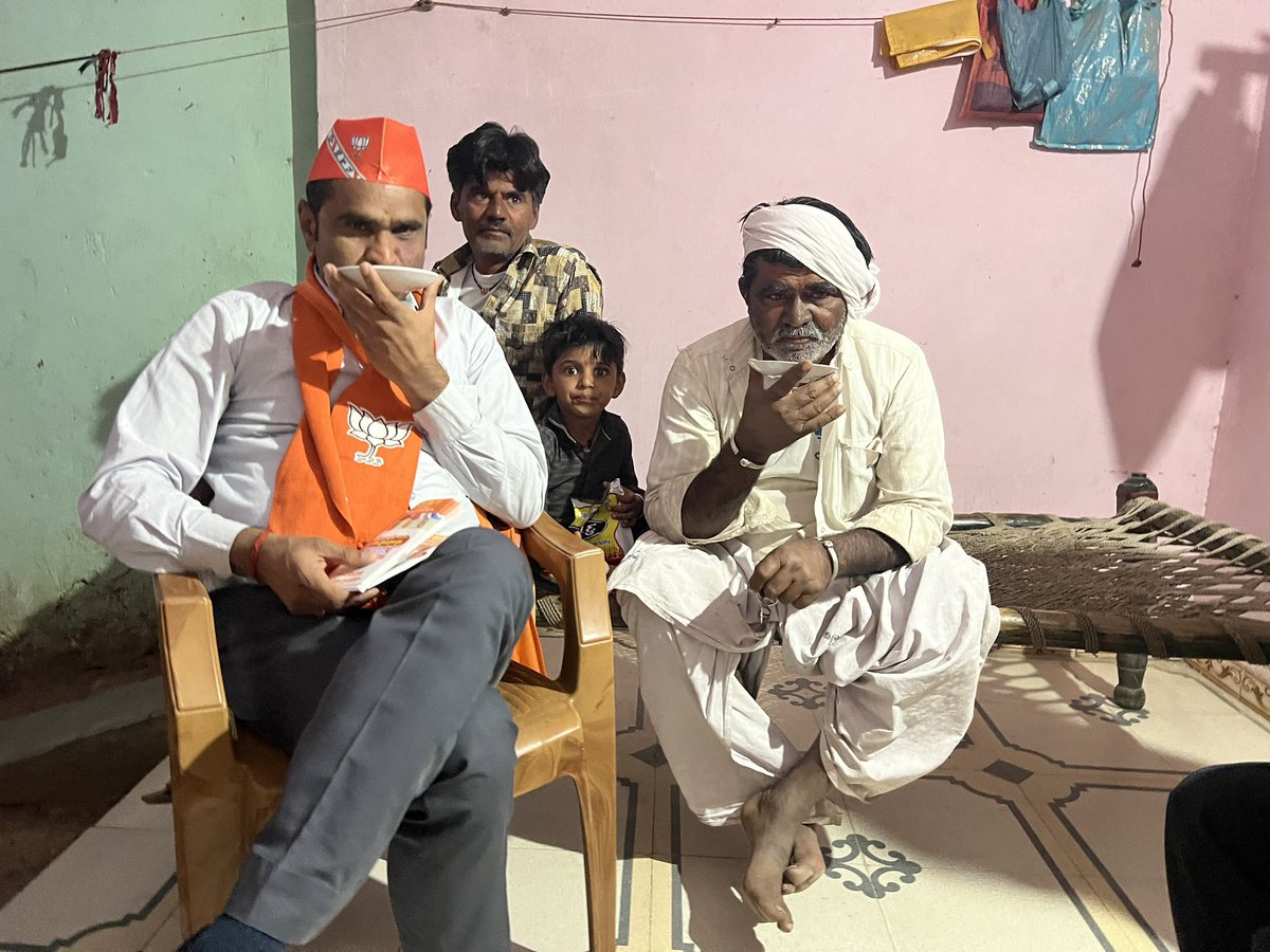 VasdadiyaArvind's tweet photo. ગાવ ચલો અભિયાન અંતર્ગત, મોરબી તાલુકા ના પાનેલી ગામે મતદારો સાથે સંવાદ યોજાયો https://t.co/lsOjTFotlp