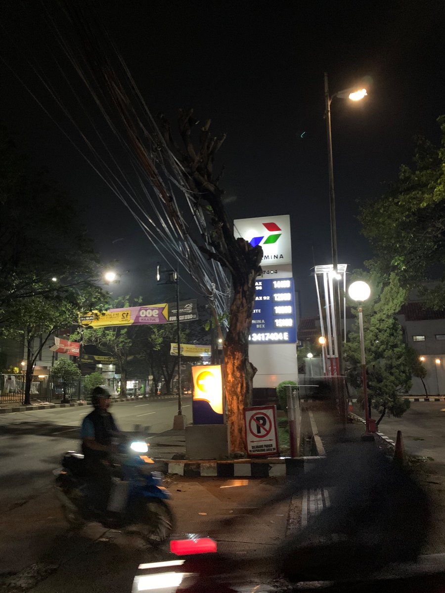 ubaystian's tweet photo. @MyPertaminaID barusan isi disini ditolak nih, karena alatnya ga ada untuk di lajur Pertamax Turbo. How? https://t.co/hG4uG6t9id