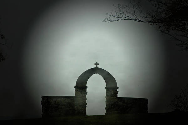 The Stone Arch at the Old Stone Church, Cragsmoor NY right before a major hurricane. fineartamerica.com/featured/befor… #cragsmoorny #ulstercounty #newyork #shawangunkridge #oldstonechurch #landscapephotography #BuyIntoArt
