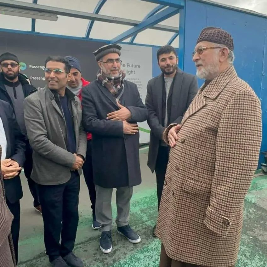 MQIUK's tweet photo. London: His Eminence Sayyedi Shaykh-ul-Islam Dr Muhammad Tahir-ul-Qadri arrived in UK for the upcoming launch of The Manifest Quran which will be taking place in Harrogate on 17th February. https://t.co/kiSEN4rOEb
