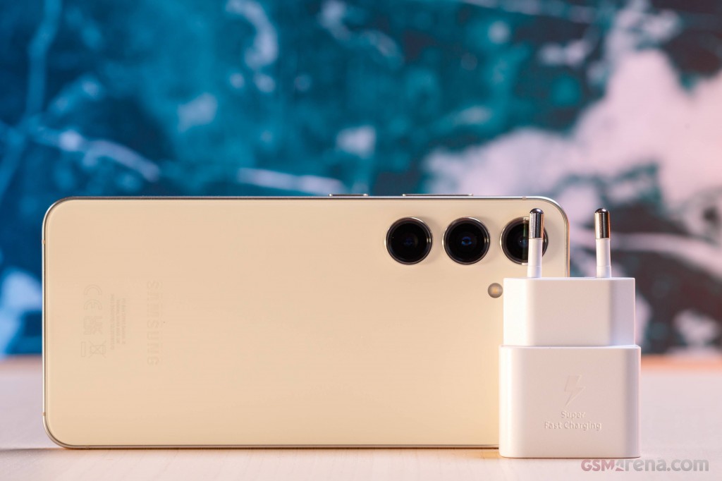 Order for 24hr delivery.
Samsung S24 256GB 🍀
 $950. Also available
Plus and Ultra versions
wa.me/263774509557