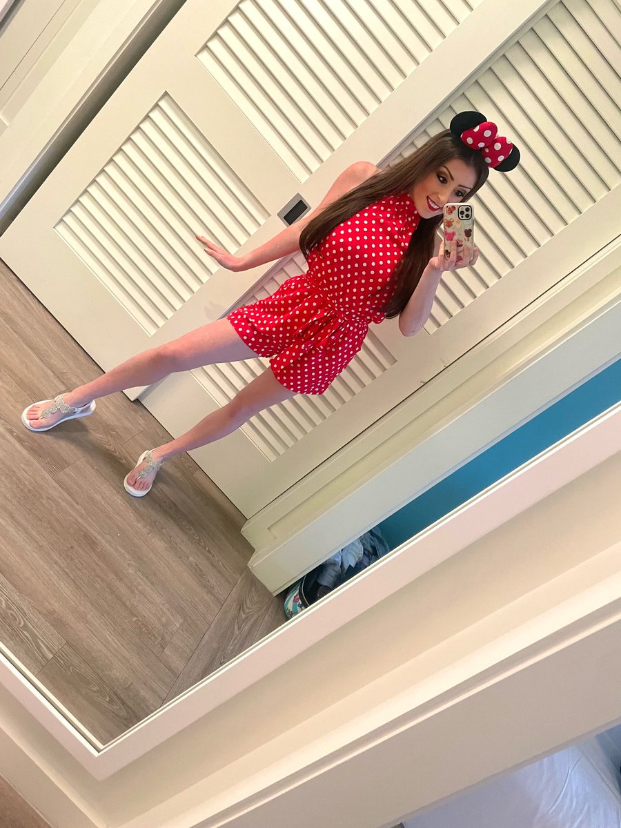 Victoriousxx3's tweet image. Hey everyone!! Got a lot of new followers on here so wanted to say Hi! ☺️
I mostly post on my Instagram accounts though, my main is victoriousxx3 and my new Disney/Orlando Instagram I will be starting for the move is apples2orange
Shoot me a follow if ya want 🥰💓