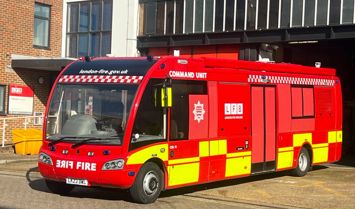 EasternFirePics's tweet photo. Recently placed on the run at A31 #Hollaway fire station is this @Optaregroup @WHBence Command Unit ππ₯CSU13 covers the northern, north eastern, and central city area of #London all #LFB Command Units have now rolled over to the new #Optare #optaresolo #WHBence π @LondonFire https://t.co/S9KouagVZa